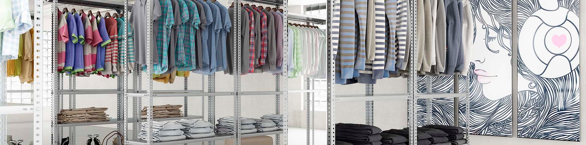 metall_schraubregale-für-ein-Kleidungsgeschäft skrutkové regály do obchodu
