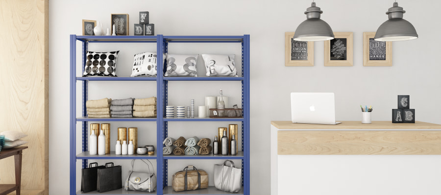 10 výhod kovových regálov v obchode